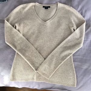 Ann Taylor V Neck Cashmere sweater tan Small